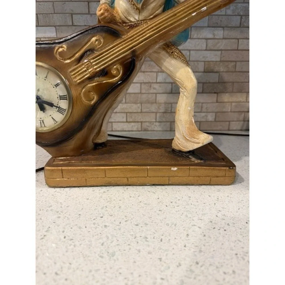 Vintage Elvis Bust Chalkware Mantel Clock Guitar Working Landshire‎